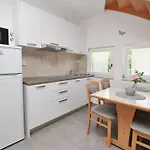 Fuer 4 Personen Ca- 53 M² In Baska- Adriakueste Kroatien - Kroatische Inseln By Interhome Apartamento