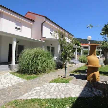 Apartment Fuer 4 Personen Ca- 53 M² In Baska- Adriakueste Kroatien - Kroatische Inseln By Interhome Baška