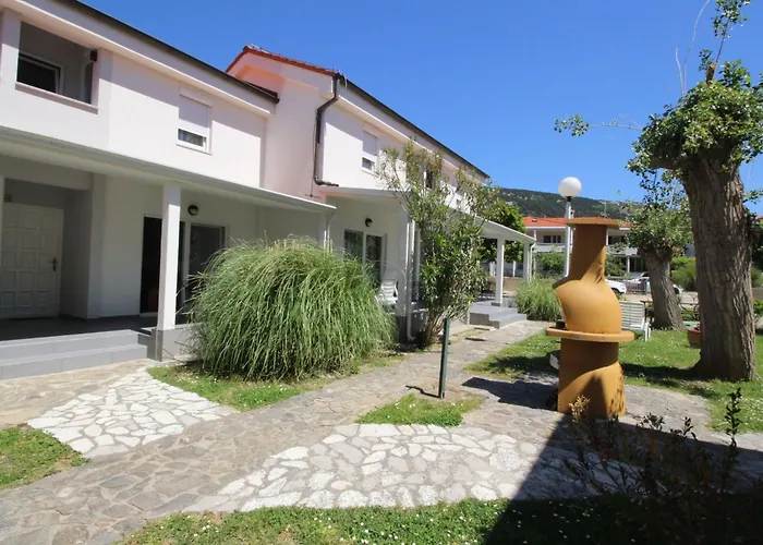 Apartment Fuer 4 Personen Ca- 53 M² In Baska- Adriakueste Kroatien - Kroatische Inseln By Interhome Baška